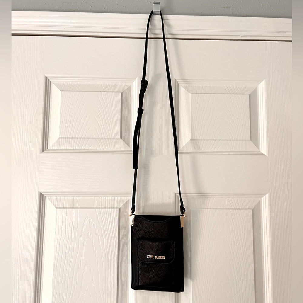 Slim black crossbody